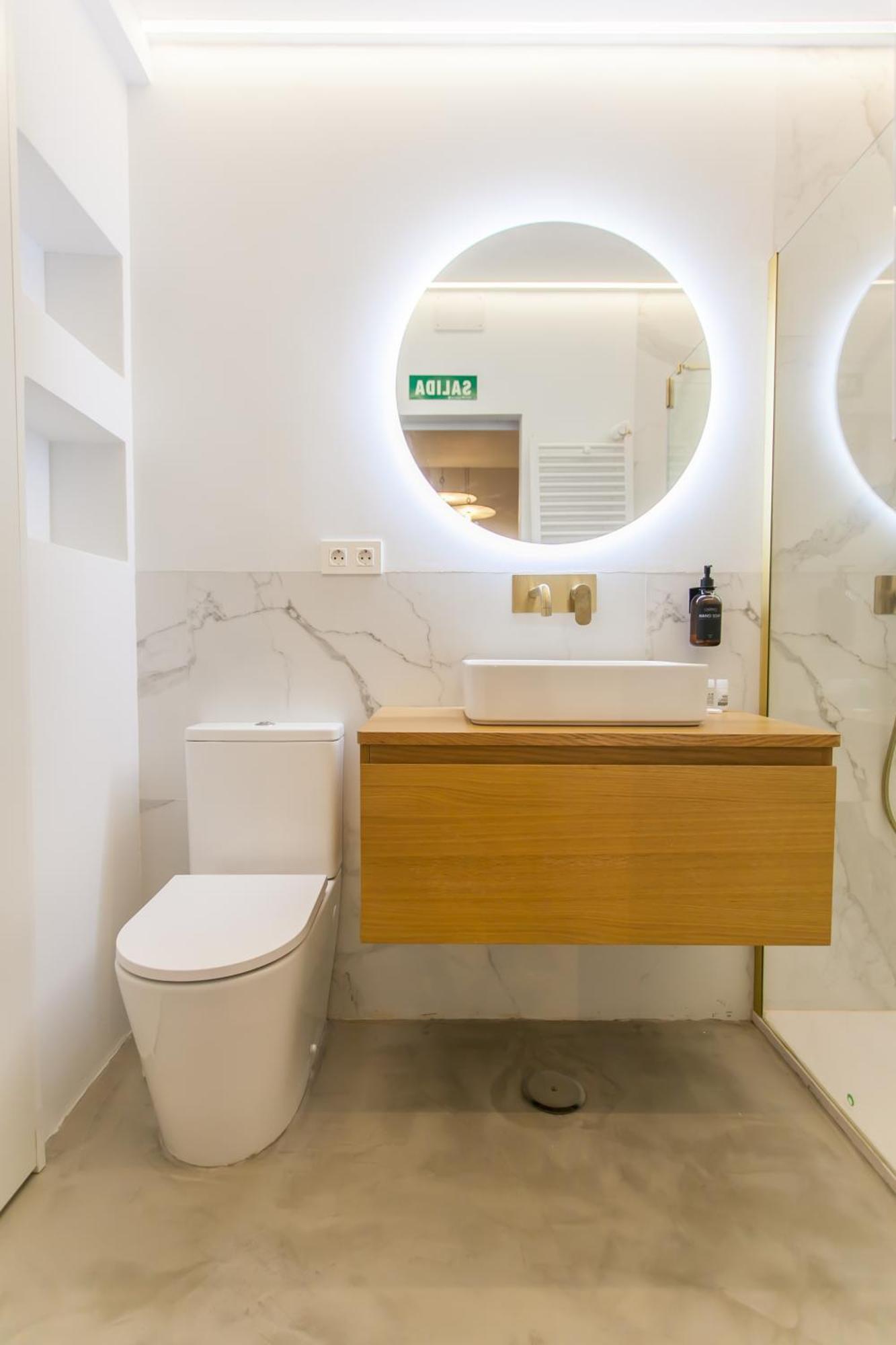 شقة Guernica Luxury Duplex - Location, Light, And Art مدريد المظهر الخارجي الصورة